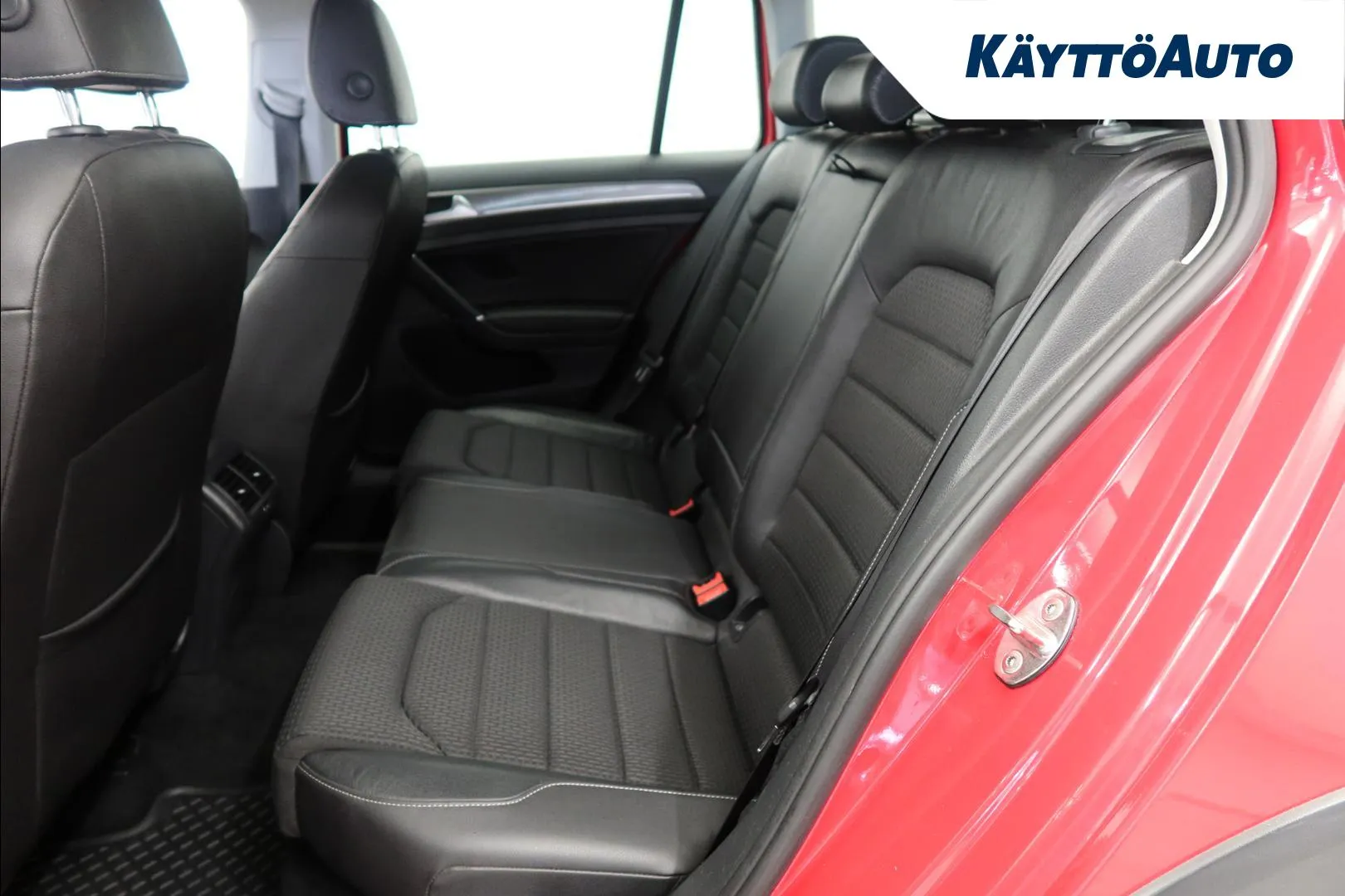 Volkswagen Golf NKR-753 carousel image