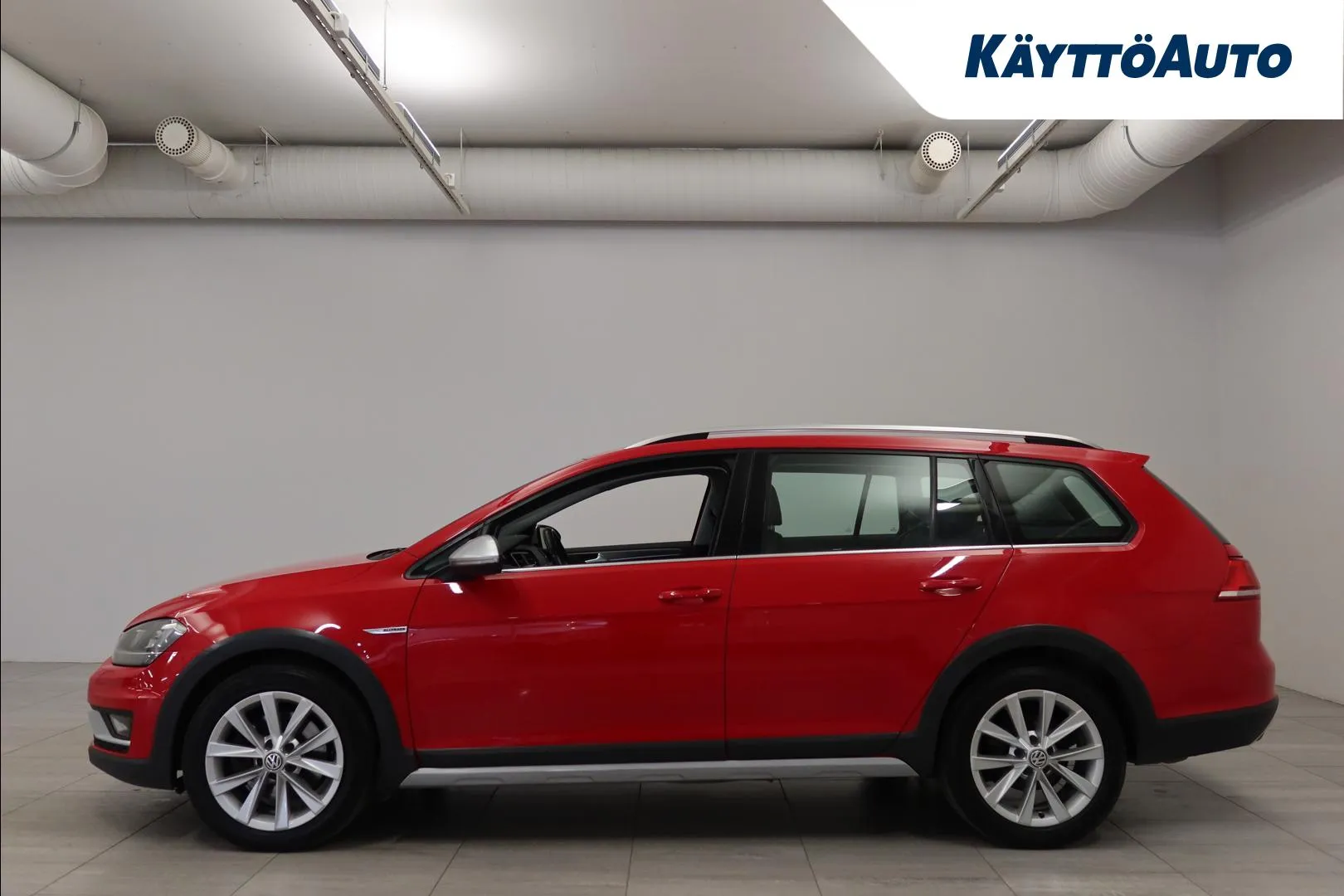 Volkswagen Golf NKR-753 carousel image