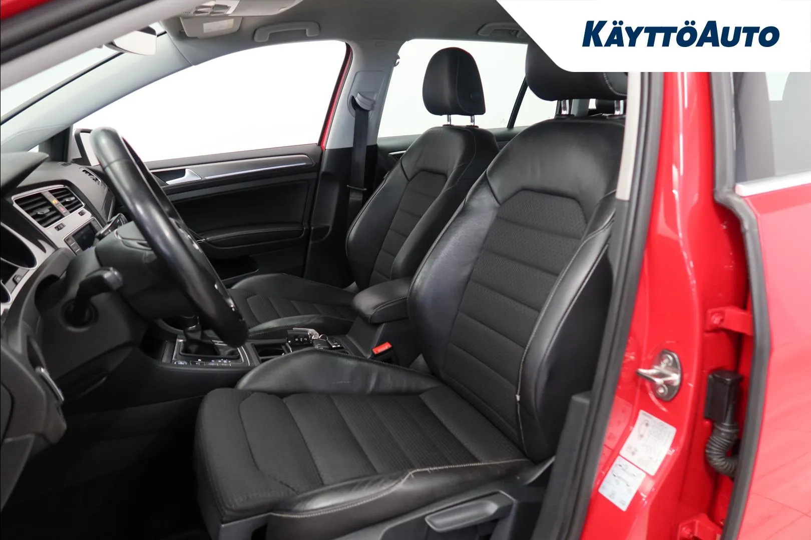 Volkswagen Golf NKR-753 carousel image