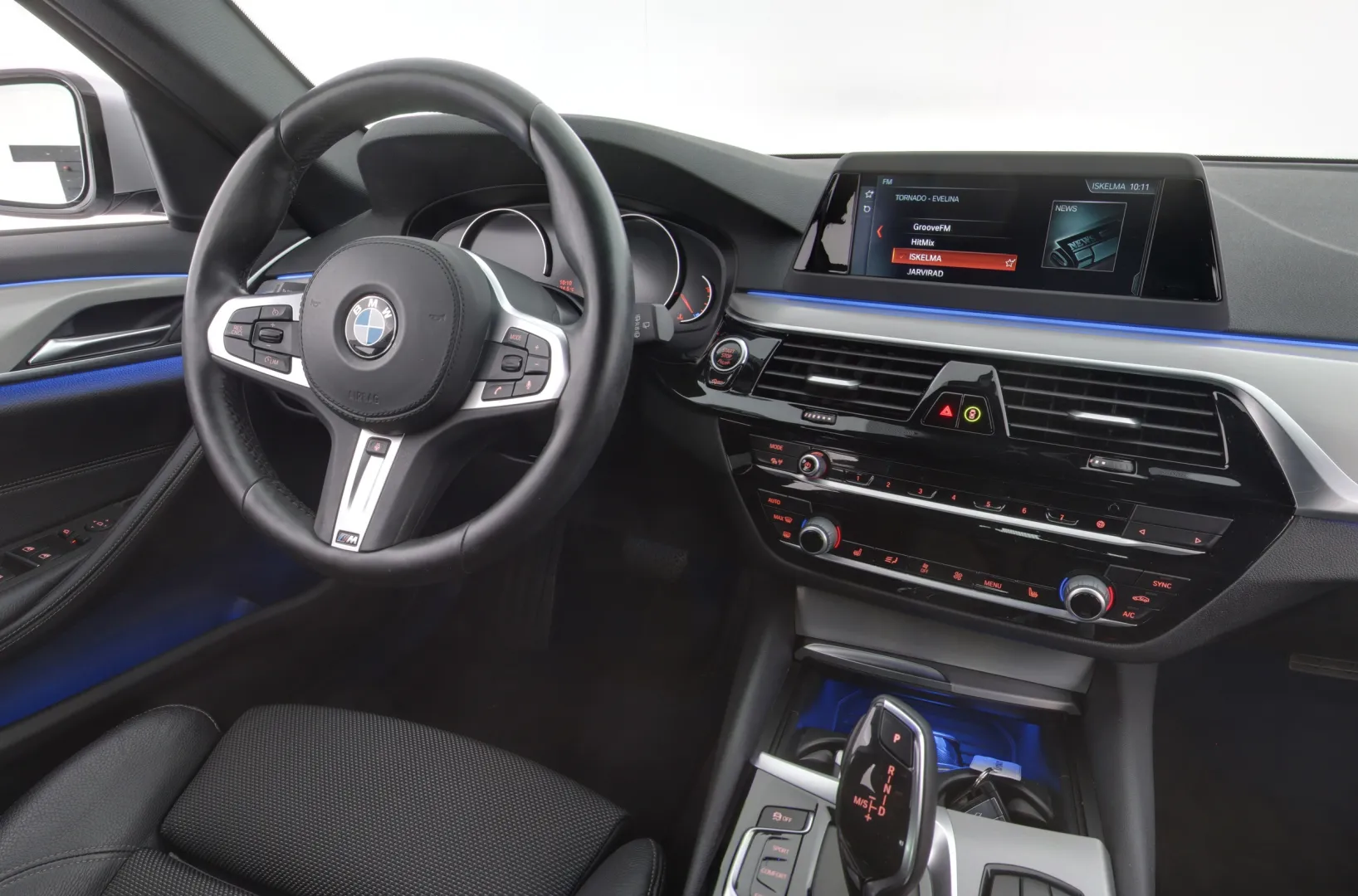 BMW 520 NLG-175 carousel image