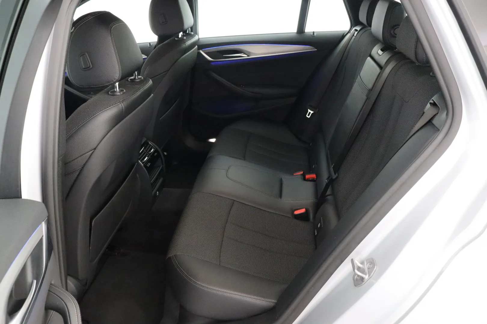 BMW 520 NLG-175 carousel image