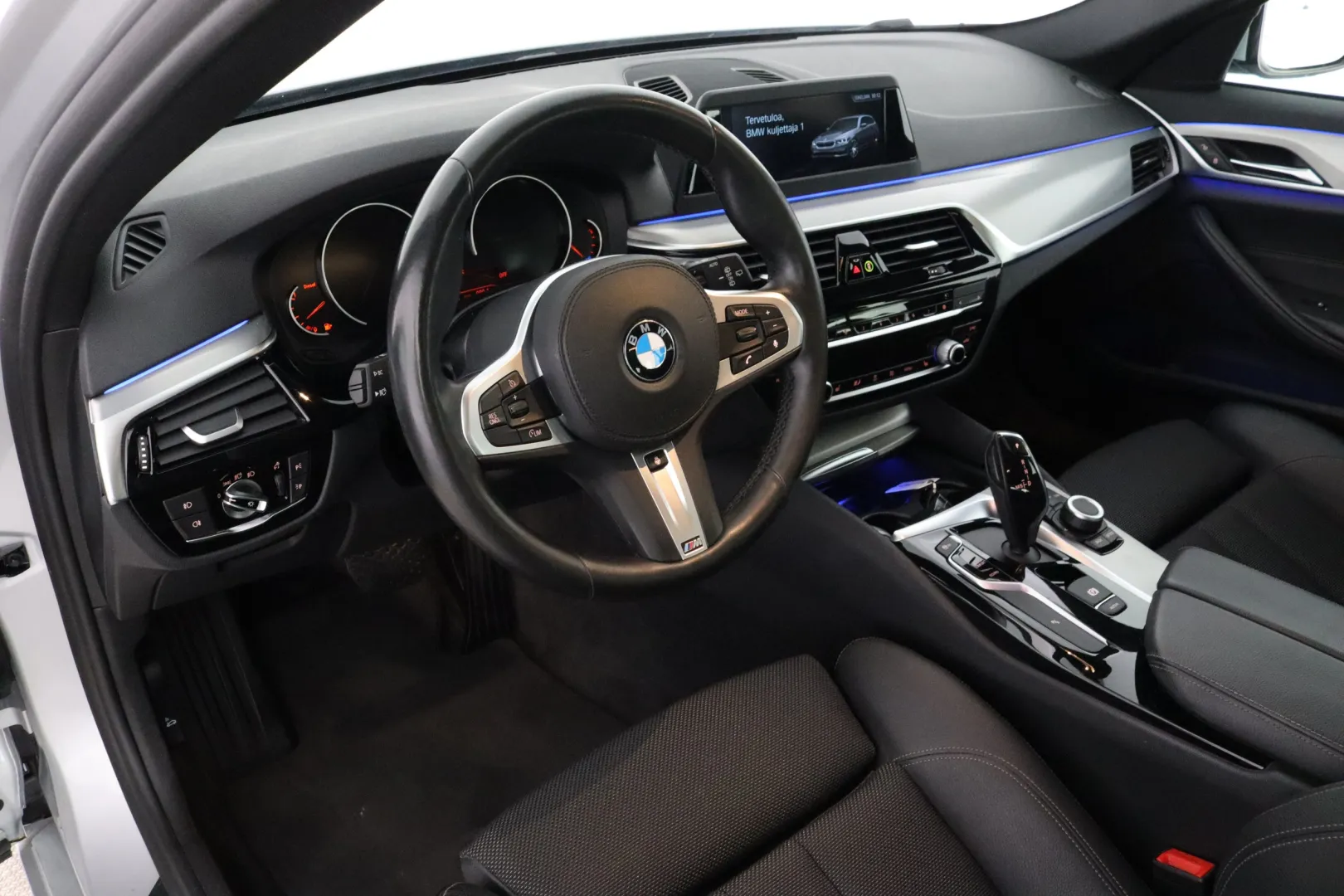 BMW 520 NLG-175 carousel image