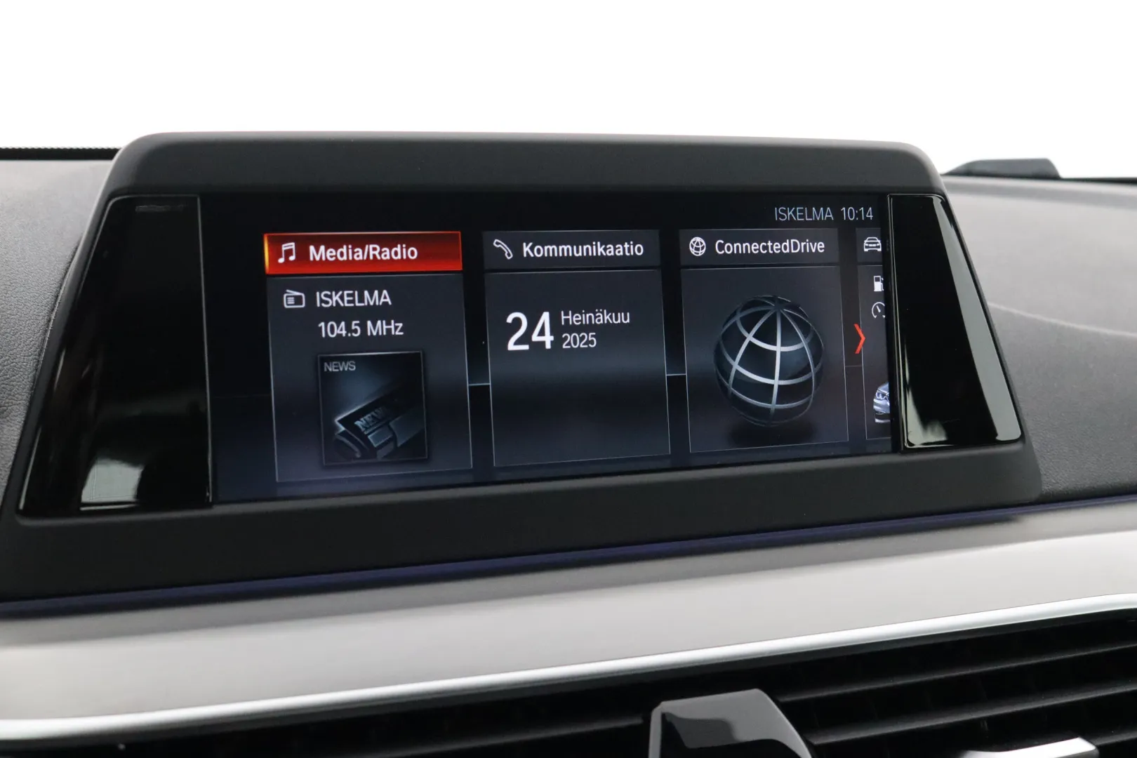 BMW 520 NLG-175 carousel image