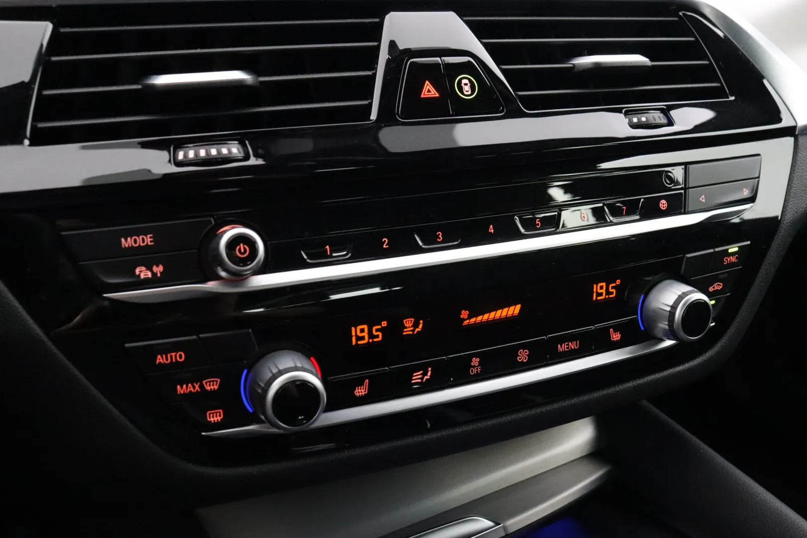 BMW 520 NLG-175 carousel image