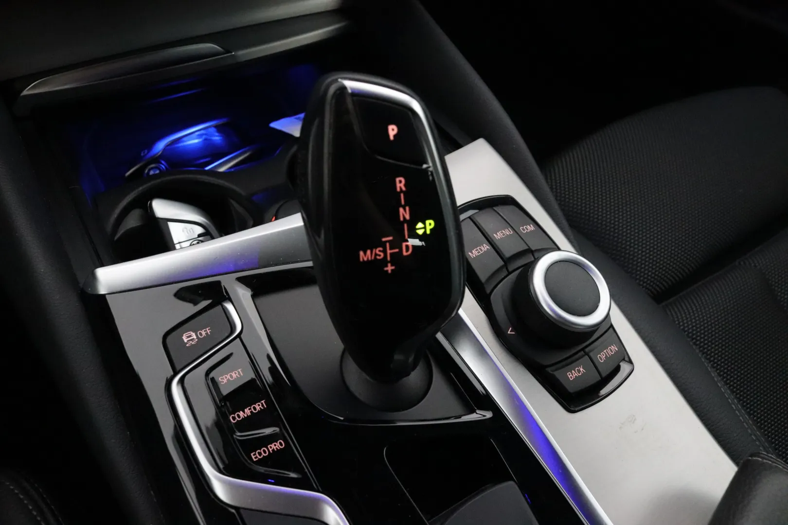 BMW 520 NLG-175 carousel image