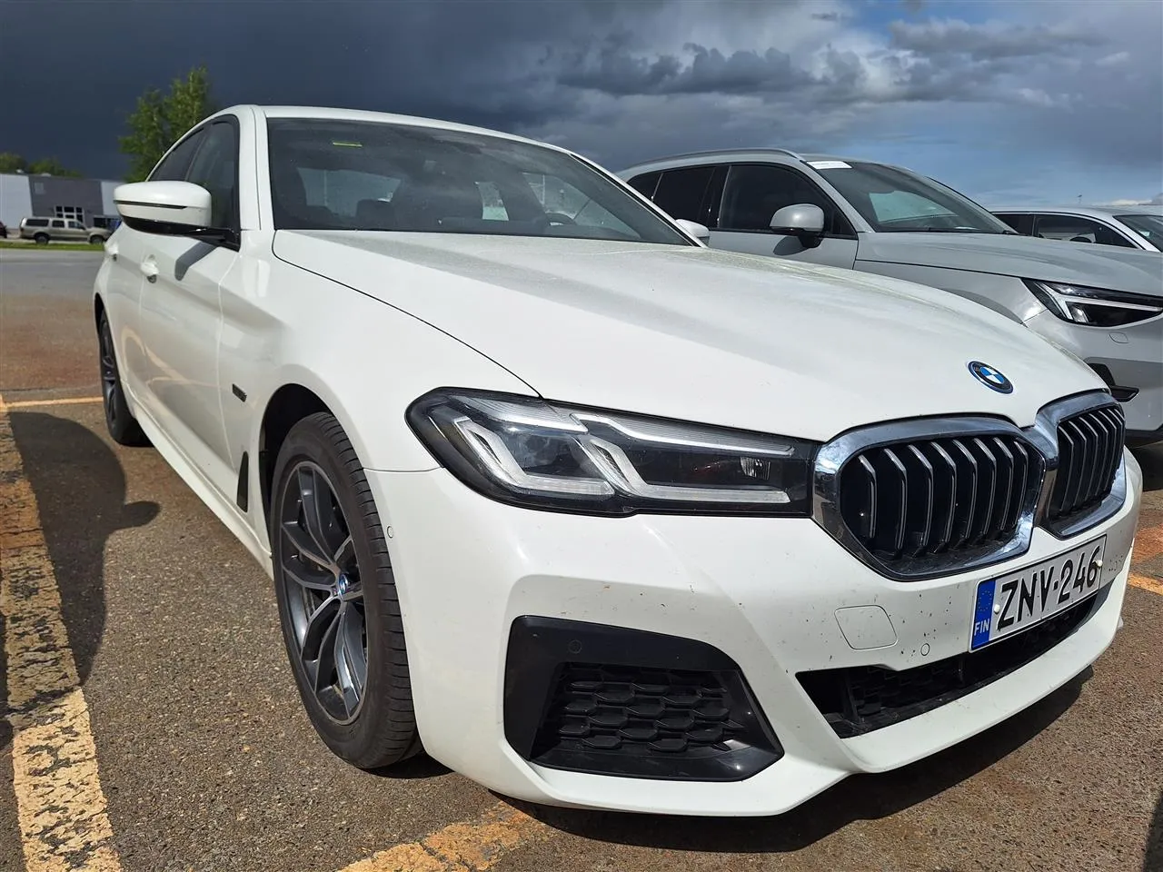 BMW 530e xDrive A Charge ZNV-246 carousel image