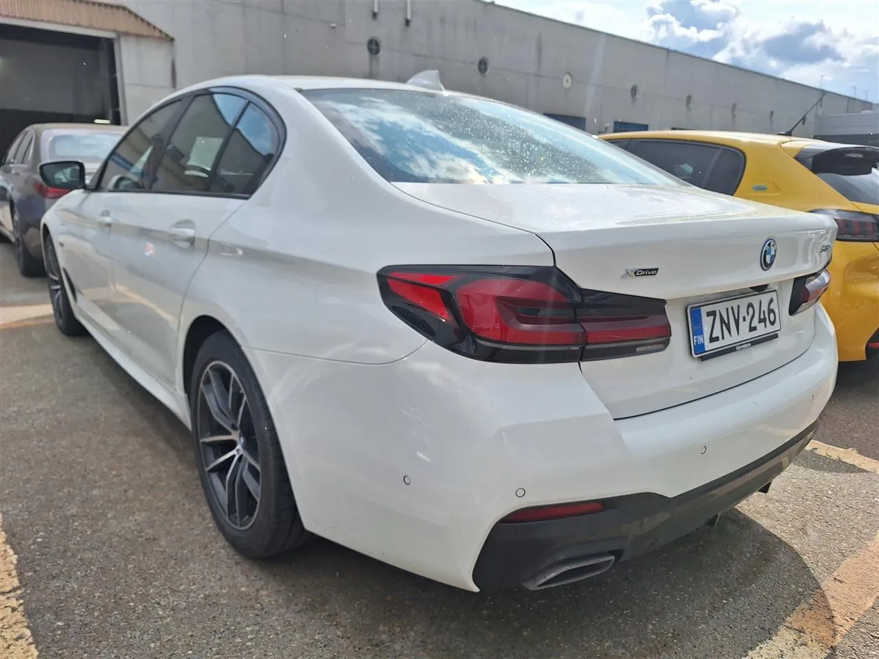 BMW 530e xDrive A Charge ZNV-246 carousel image