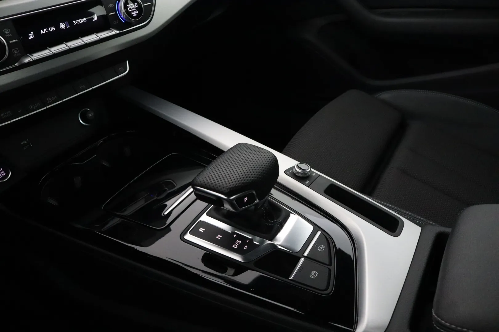 AUDI A5 OZF-860 carousel image