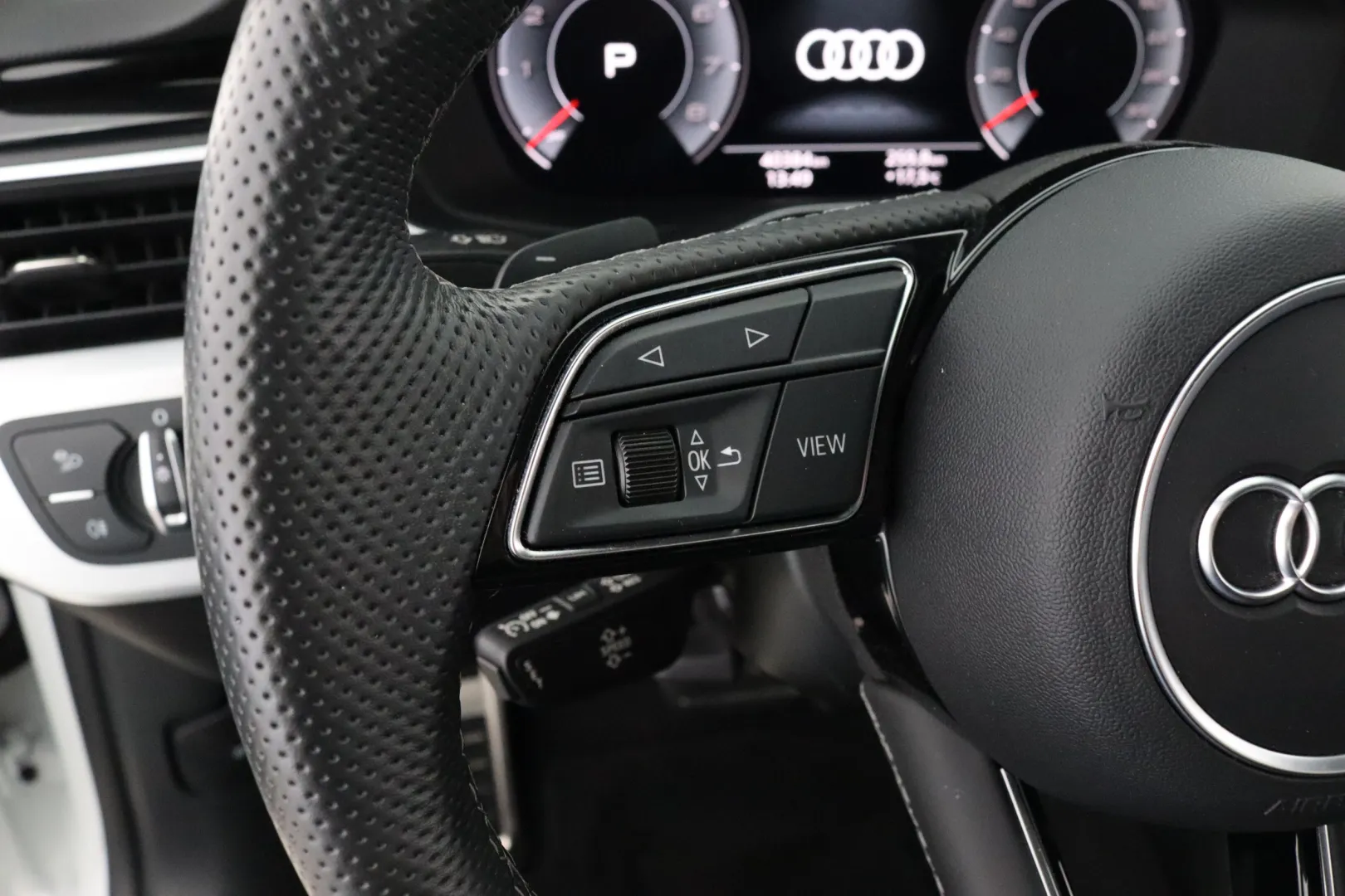 AUDI A5 OZF-860 carousel image