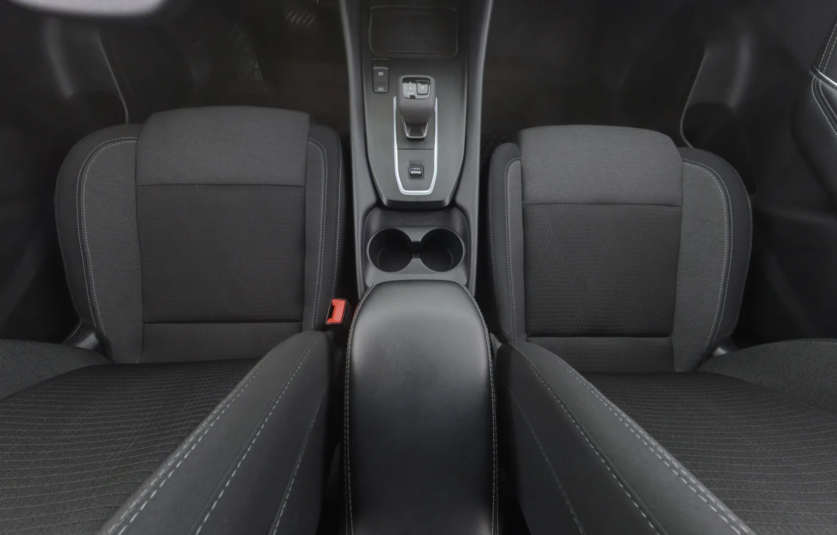 NISSAN Qashqai GPV-807 carousel image