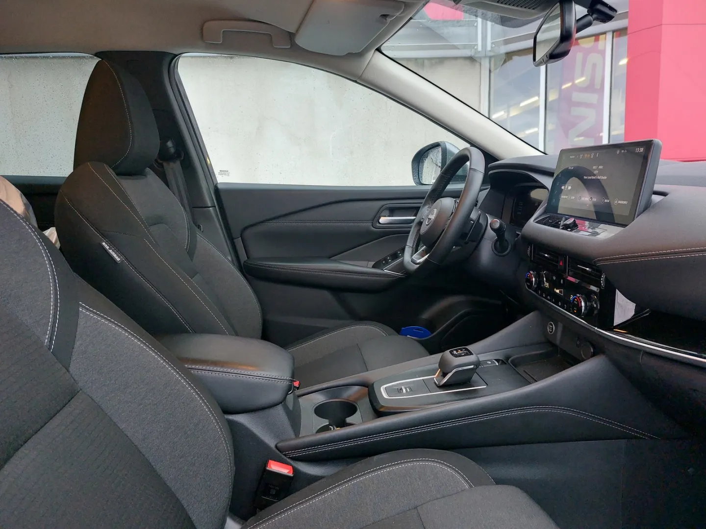 Nissan Qashqai GPV-807 carousel image