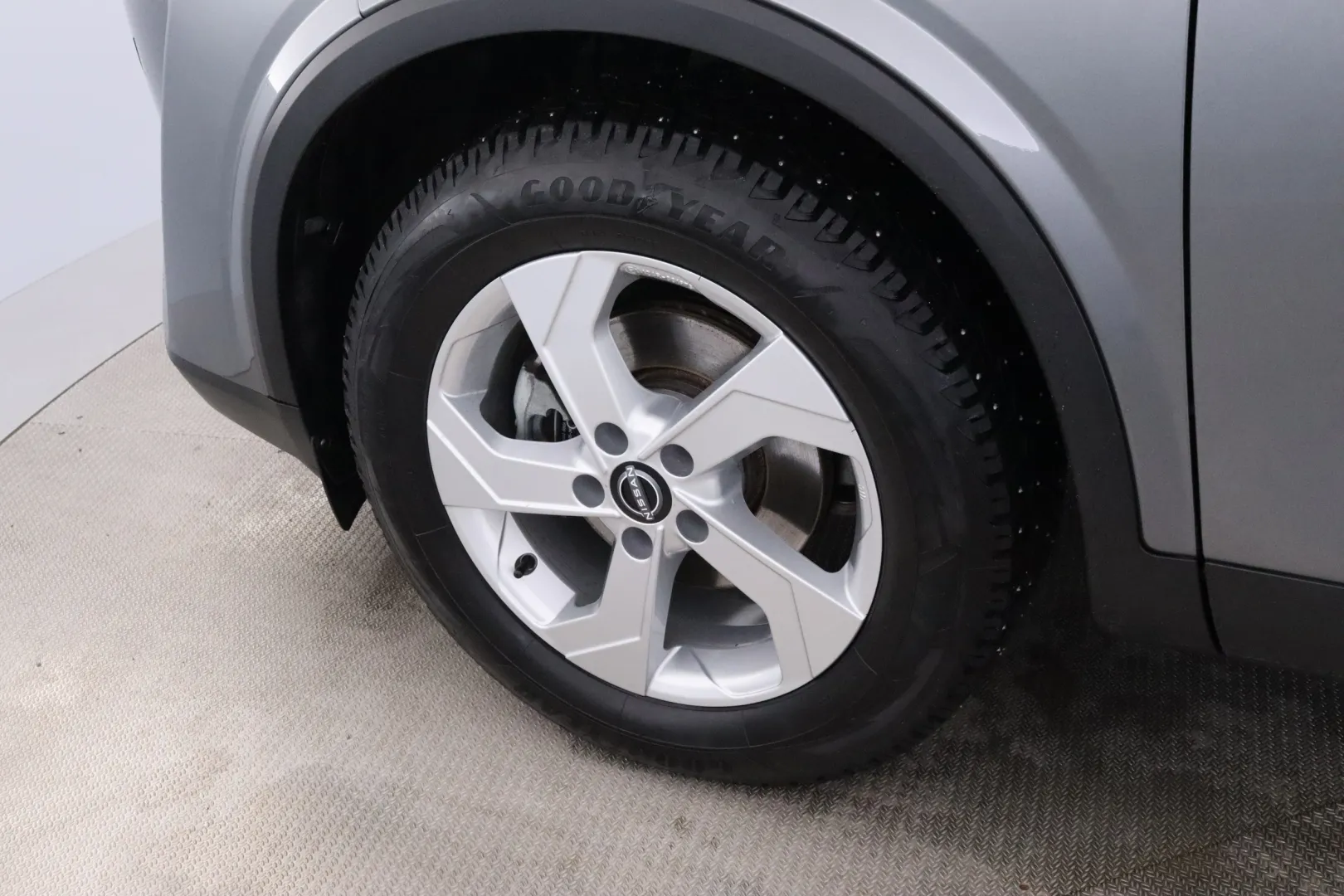 NISSAN Qashqai GPV-807 carousel image