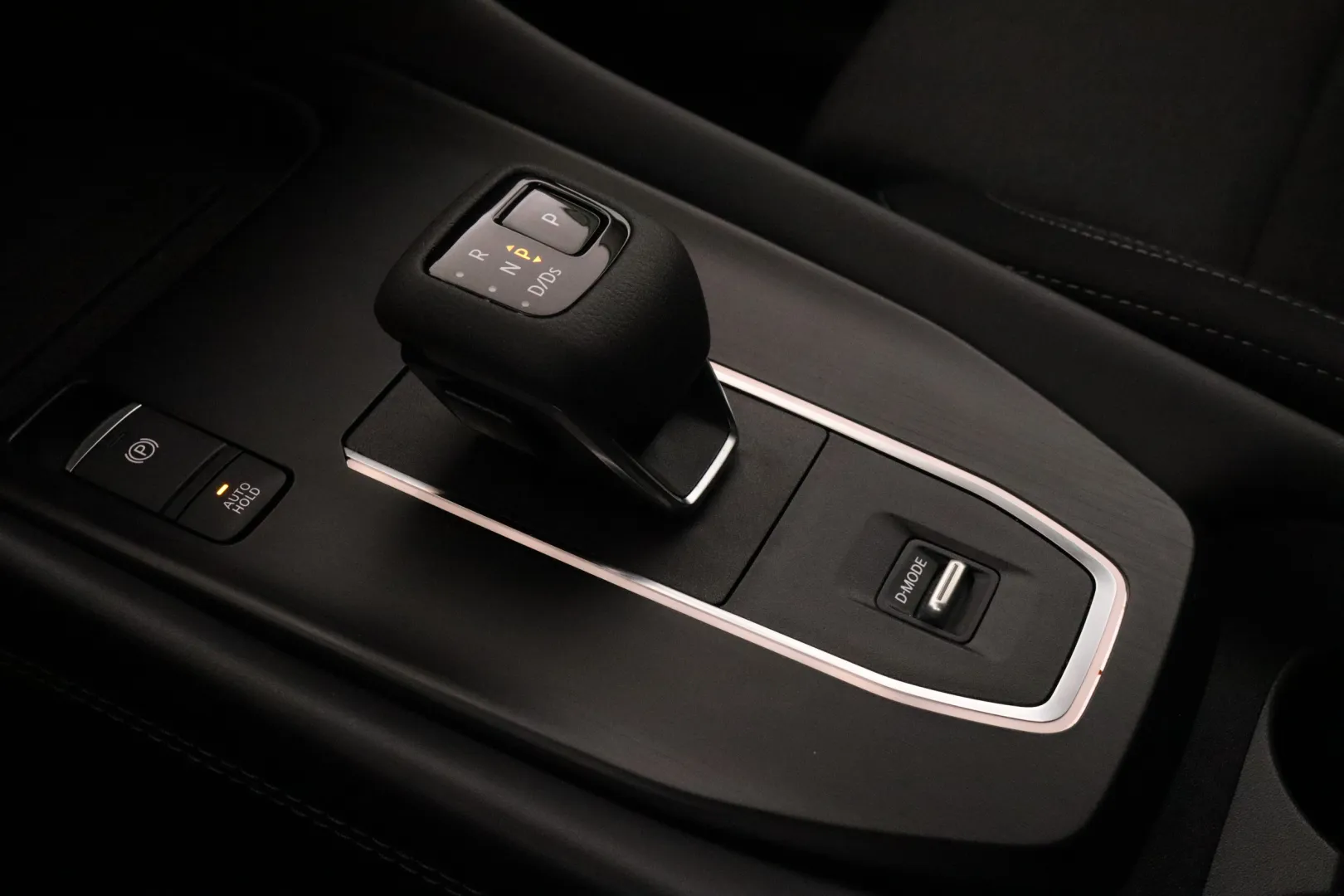 NISSAN Qashqai GPV-807 carousel image