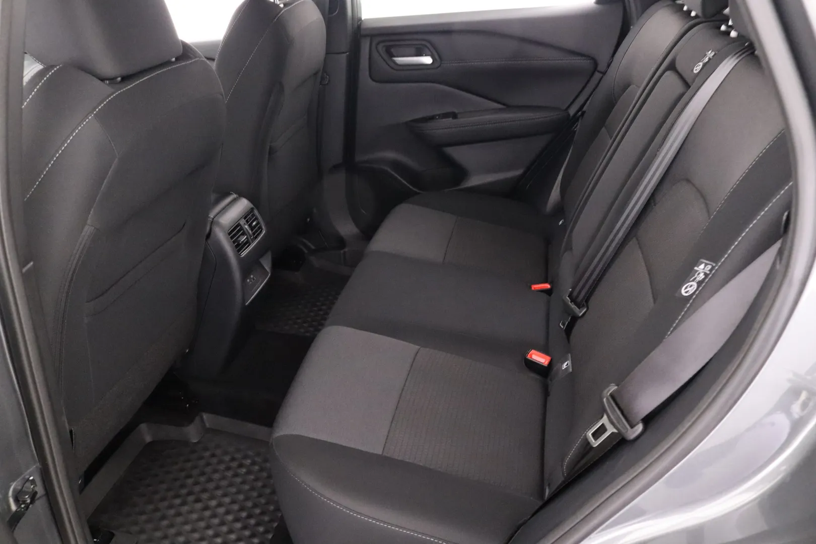 NISSAN Qashqai GPV-807 carousel image