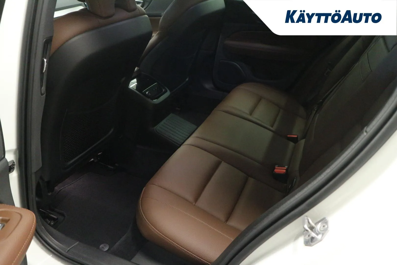 VOLVO V60 JPL-859 carousel image