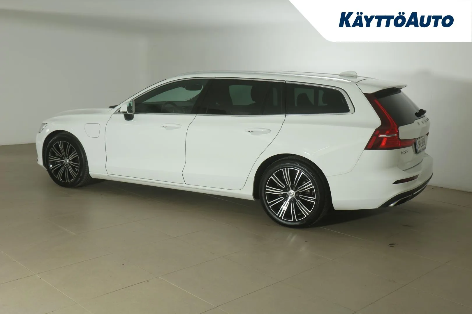 VOLVO V60 JPL-859 carousel image