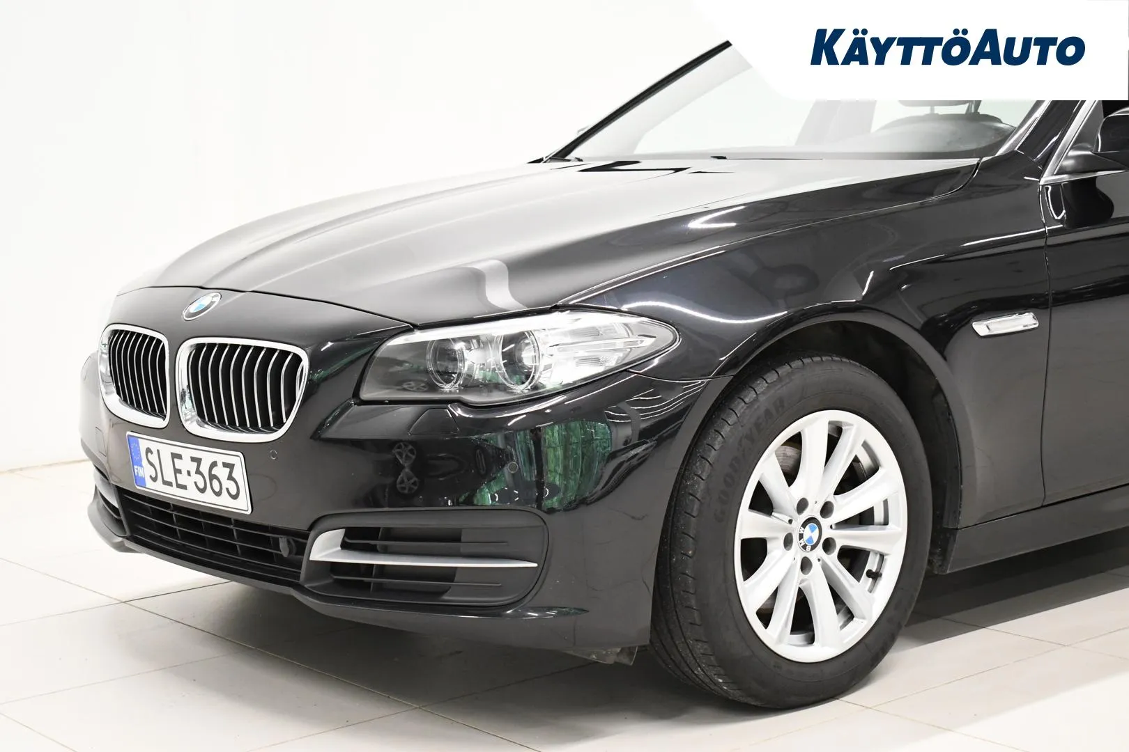 BMW 520 SLE-363 carousel image
