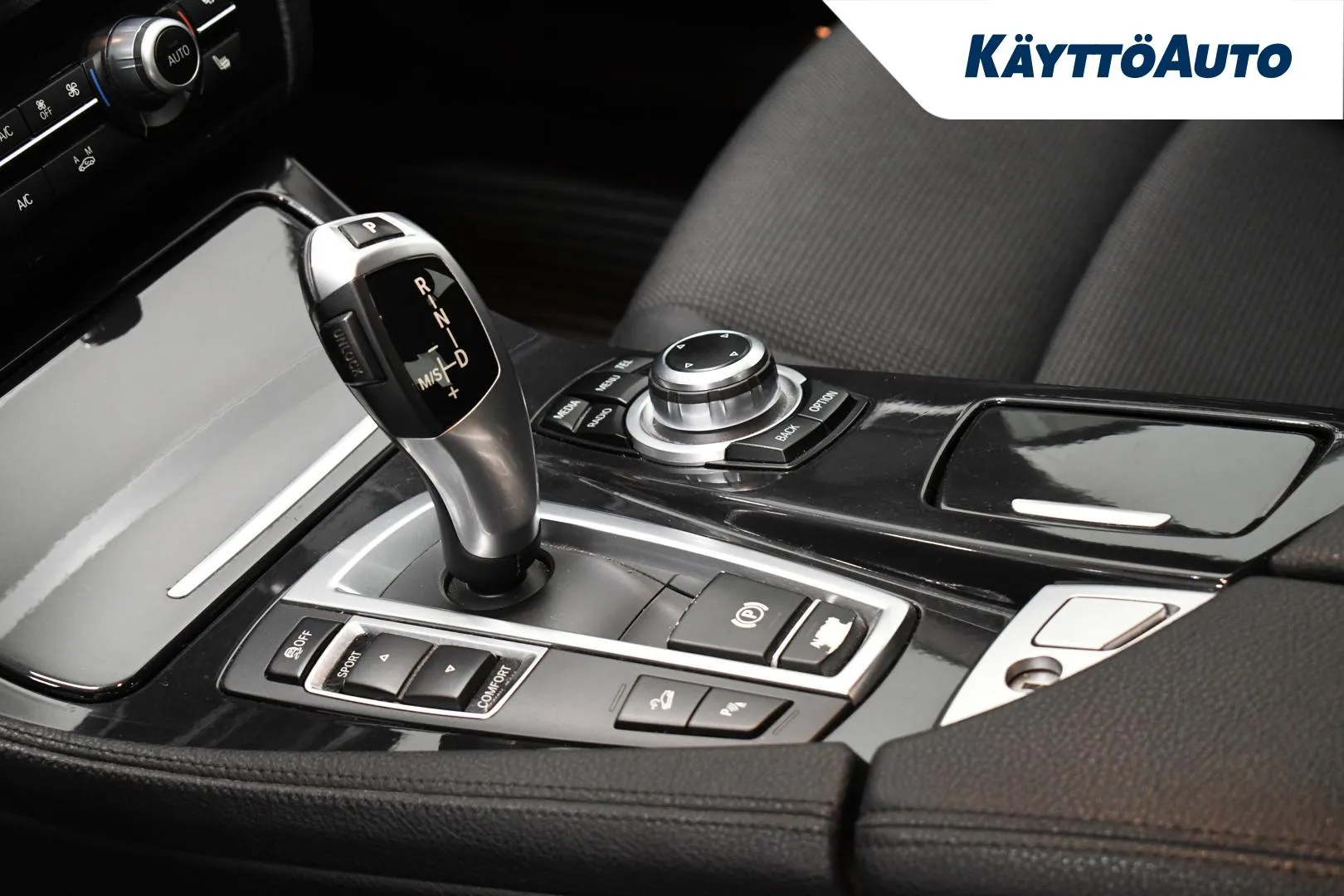 BMW 520 SLE-363 carousel image
