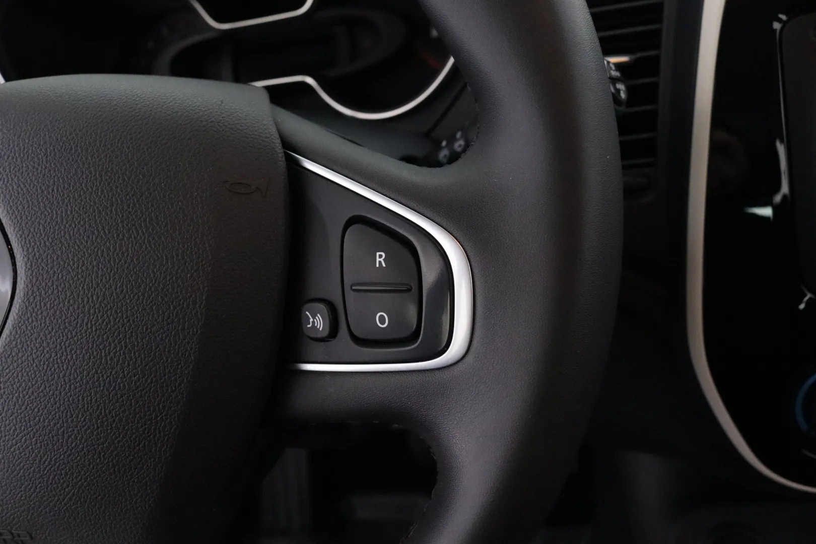 RENAULT Captur JLI-456 carousel image