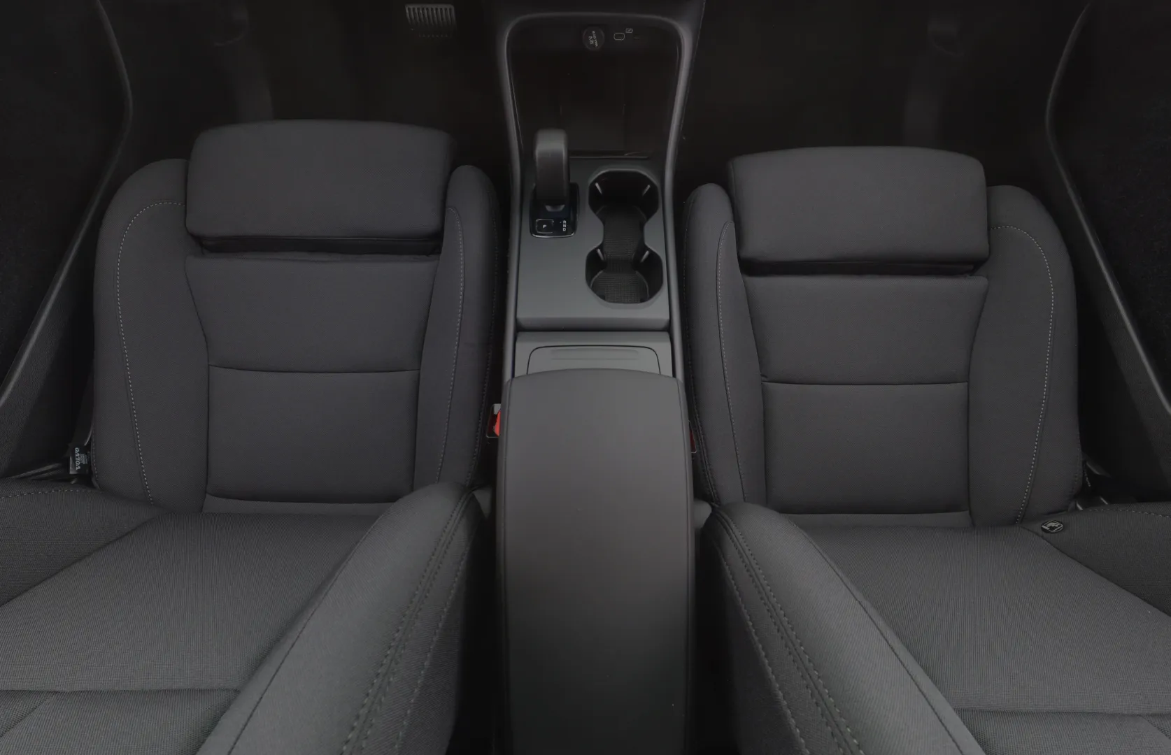 Volvo EX40 JOF-314 carousel image