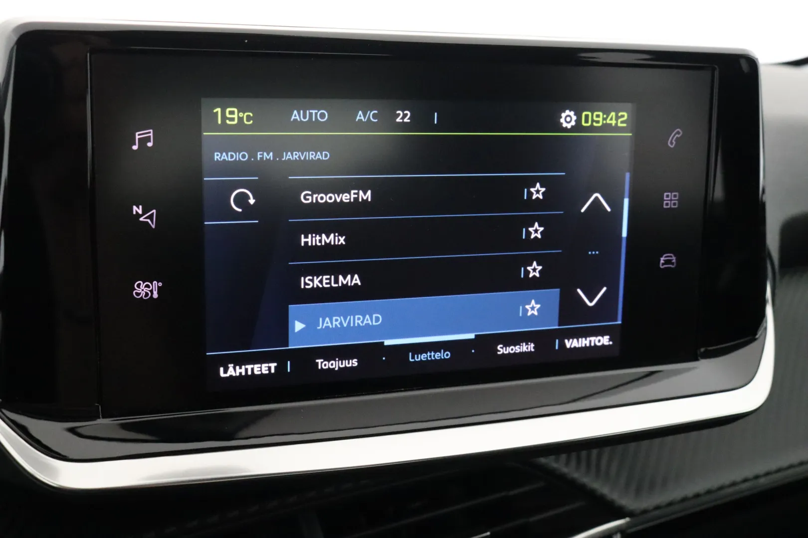 PEUGEOT e-208 JML-136 carousel image