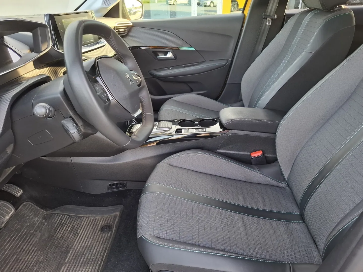 PEUGEOT e-208 JML-136 carousel image
