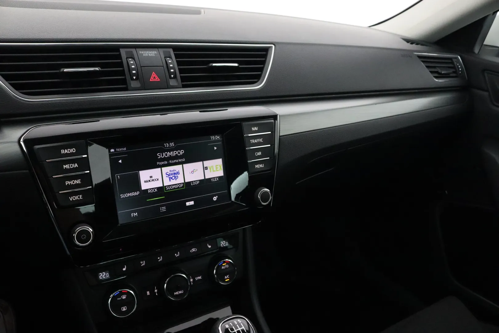 SKODA Superb BTL-640 carousel image