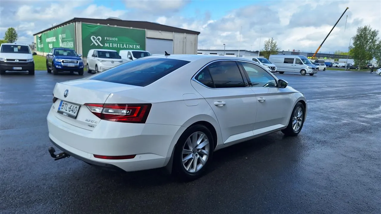 SKODA Superb BTL-640 carousel image