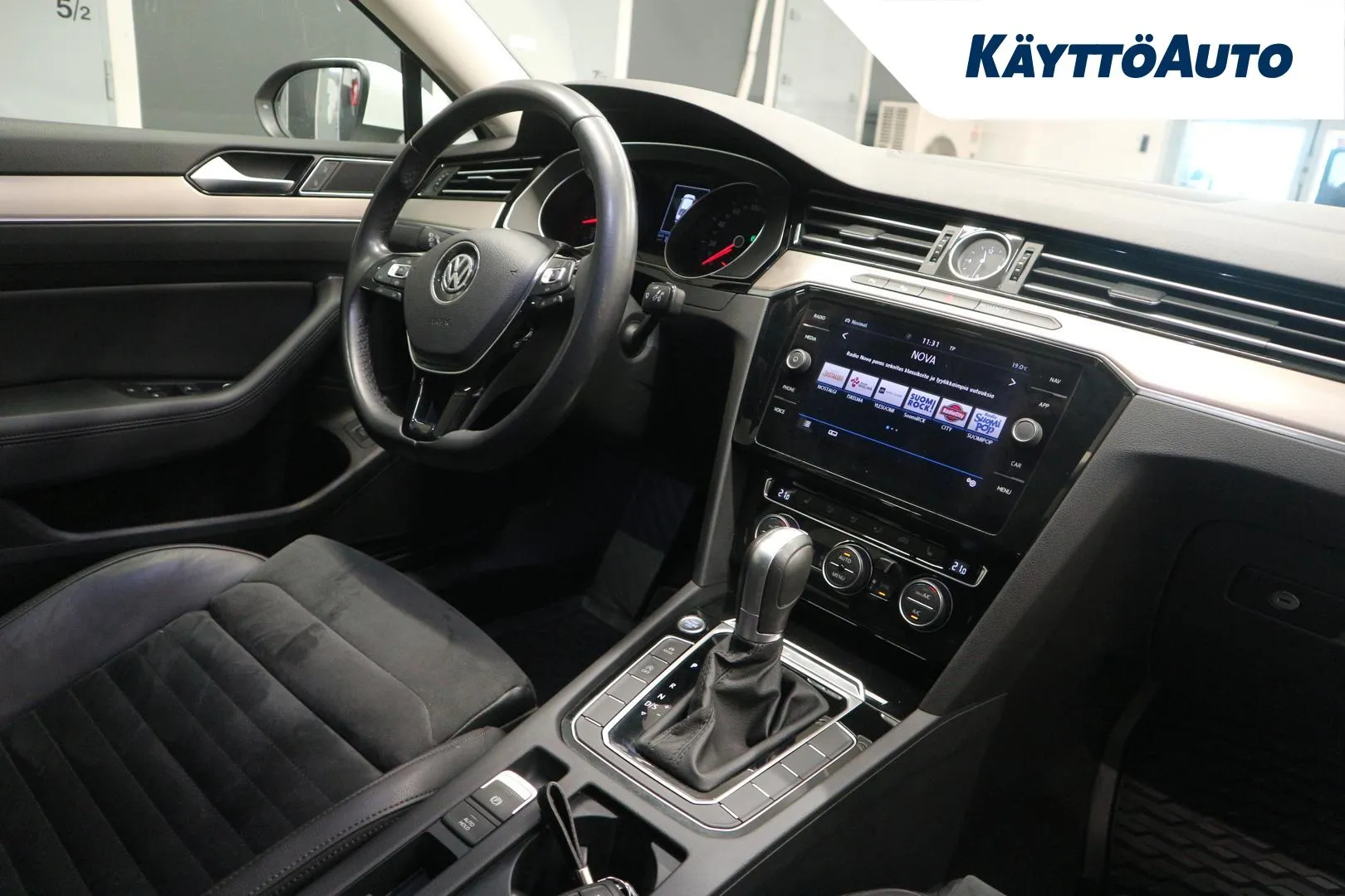 VOLKSWAGEN Passat ERB-991 carousel image