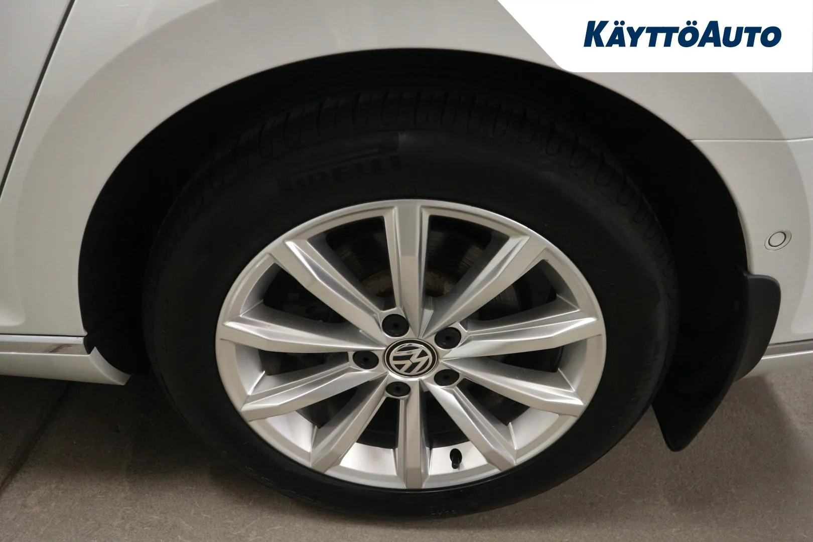 VOLKSWAGEN Passat ERB-991 carousel image