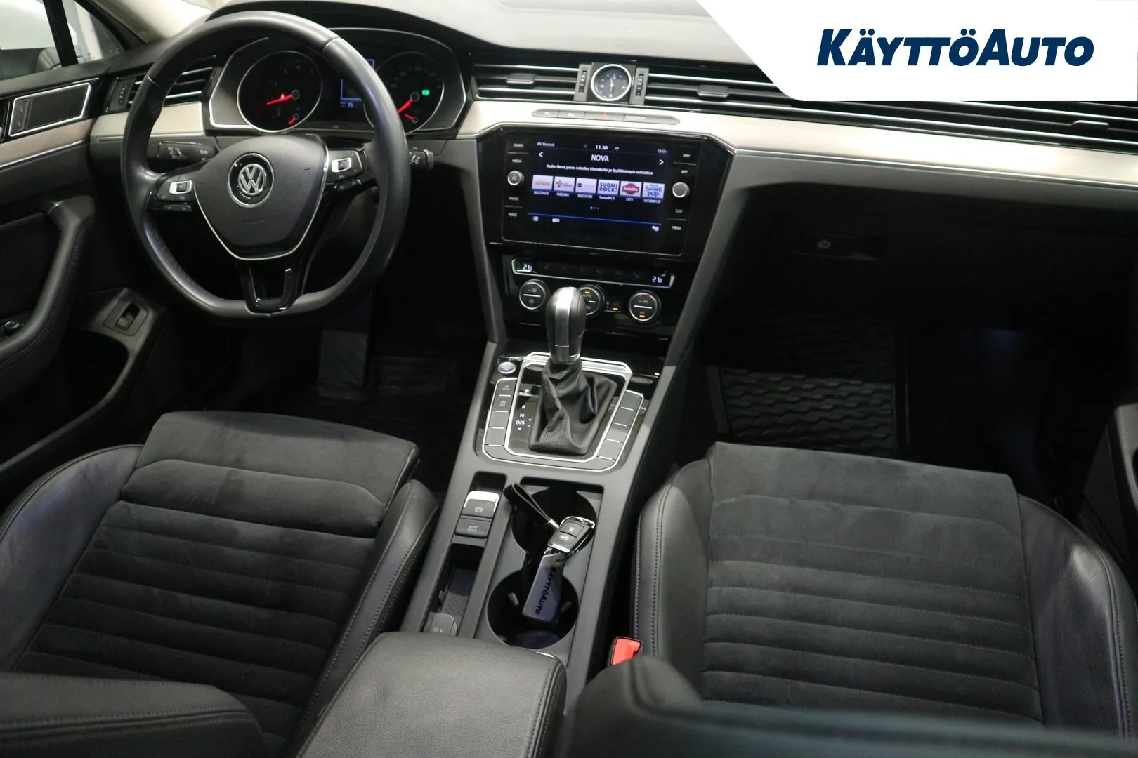 VOLKSWAGEN Passat ERB-991 carousel image