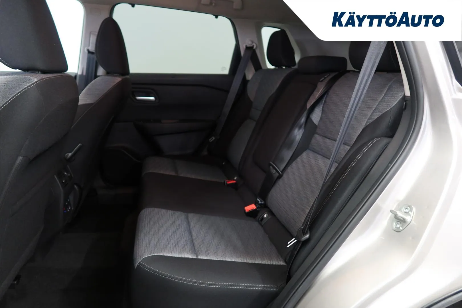 Nissan X-Trail XTJ-570 carousel image