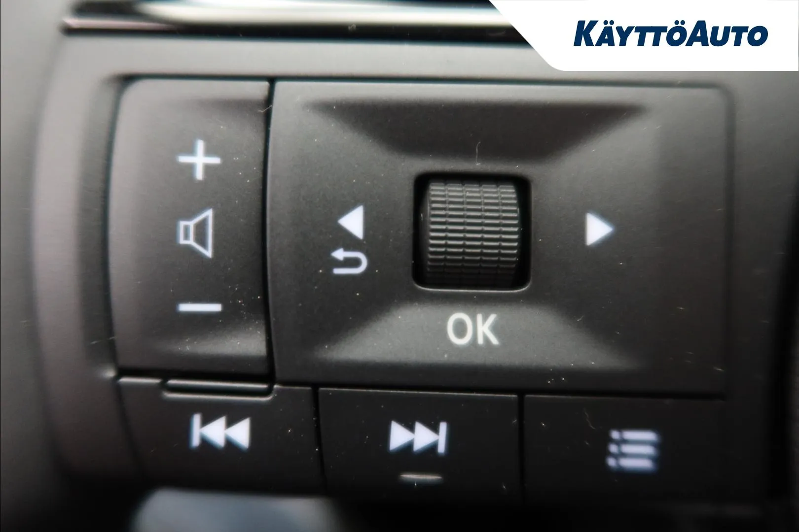 Nissan X-Trail XTJ-570 carousel image