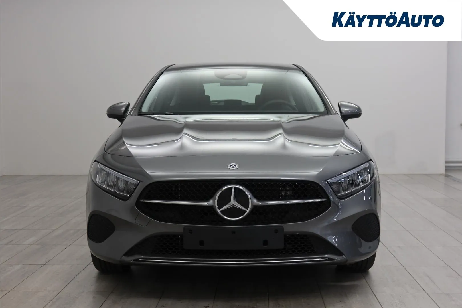 Mercedes-Benz A RXN-802 carousel image