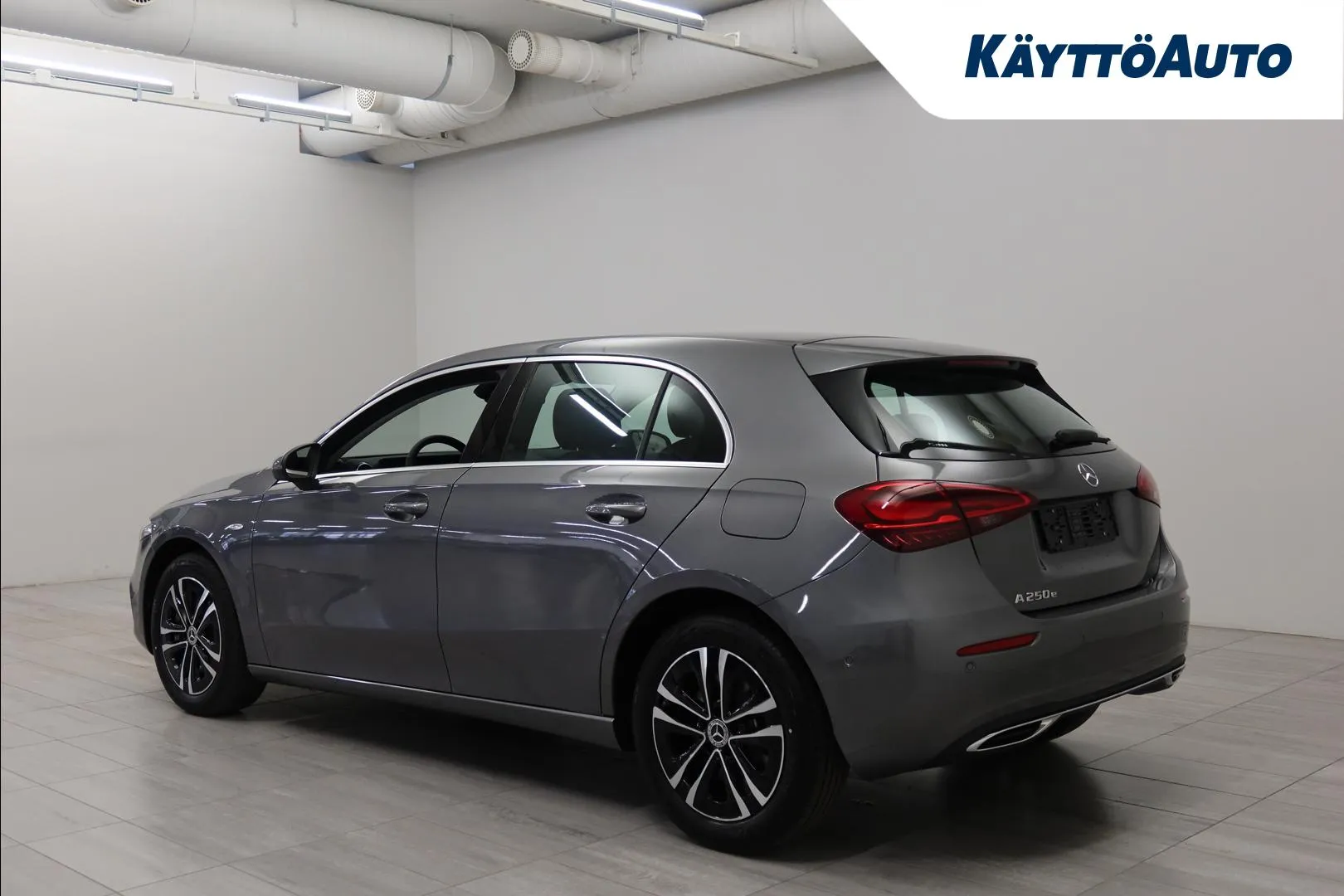 Mercedes-Benz A RXN-802 carousel image