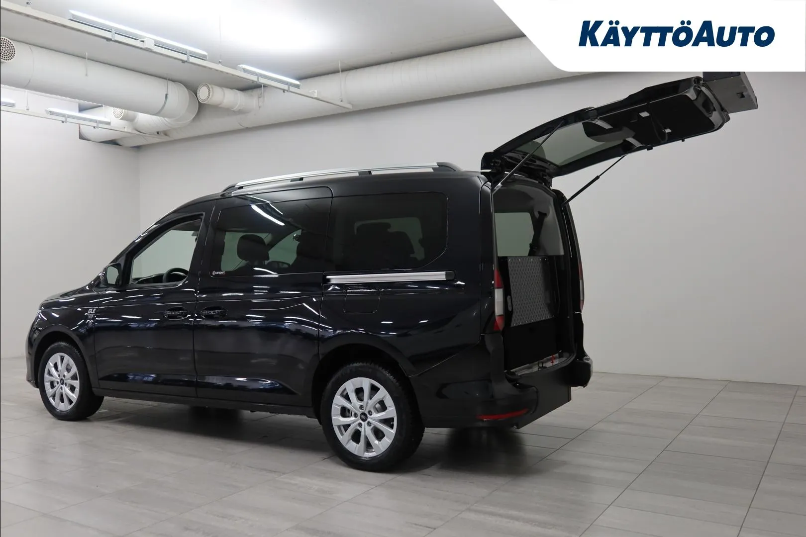Ford Grand Tourneo Connect ZPE-645 carousel image
