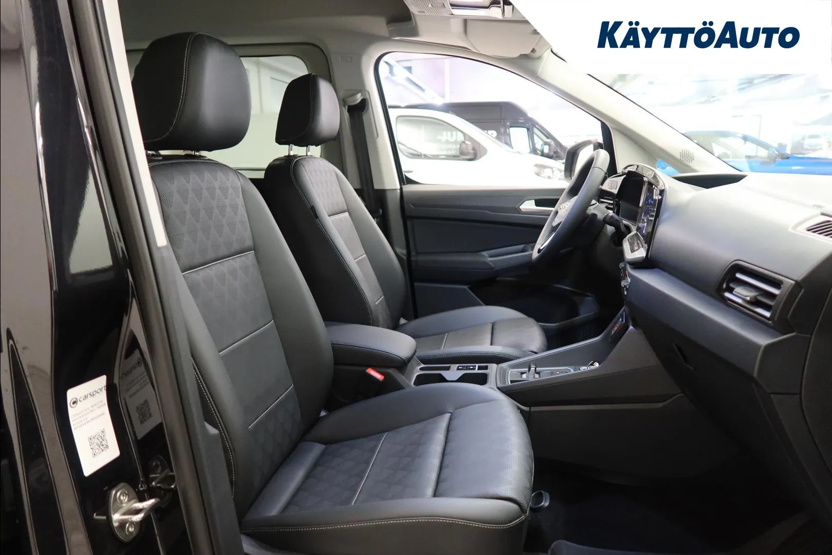 Ford Grand Tourneo Connect ZPE-645 carousel image