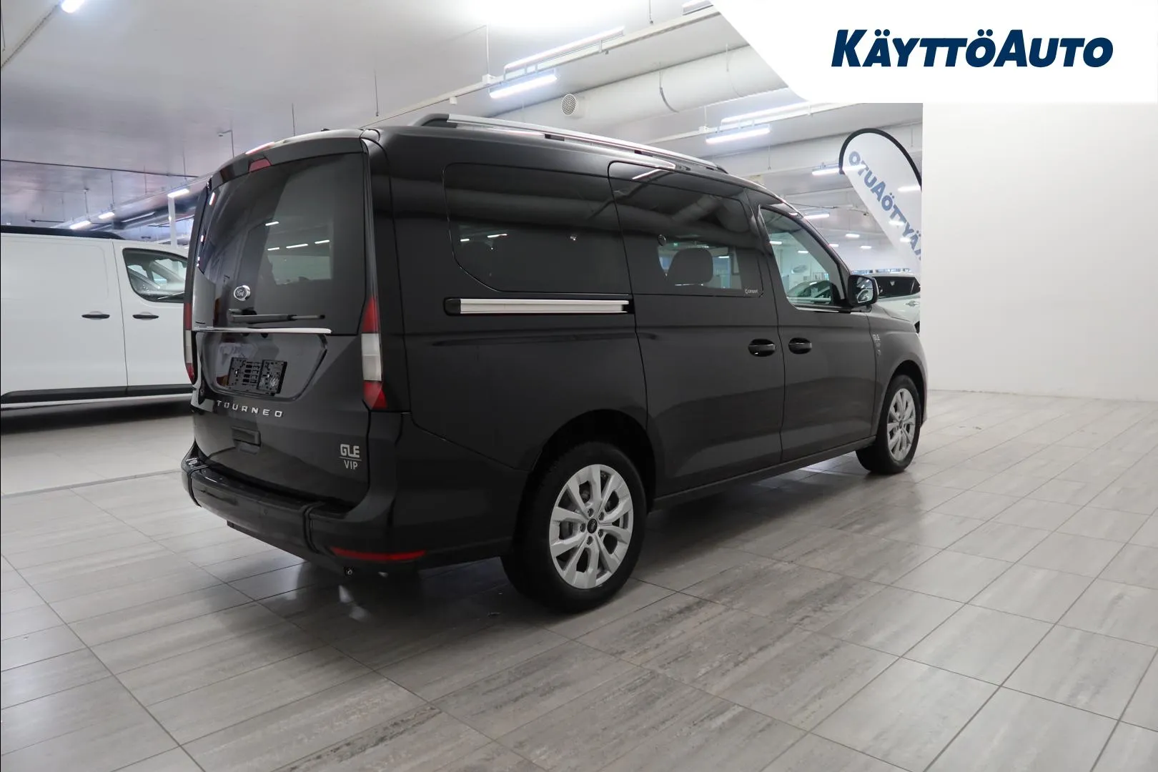 Ford Grand Tourneo Connect ZPE-645 carousel image