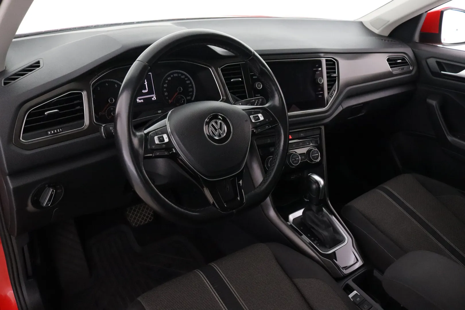 VOLKSWAGEN T-Roc NLU-537 carousel image