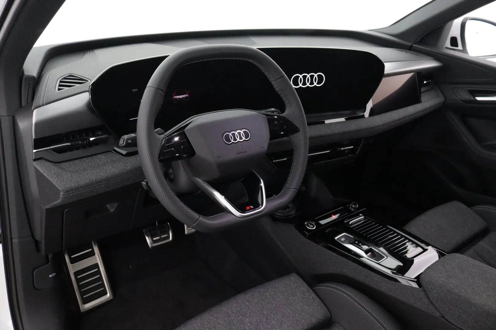 Audi Q6 e-tron JOC-423 carousel image