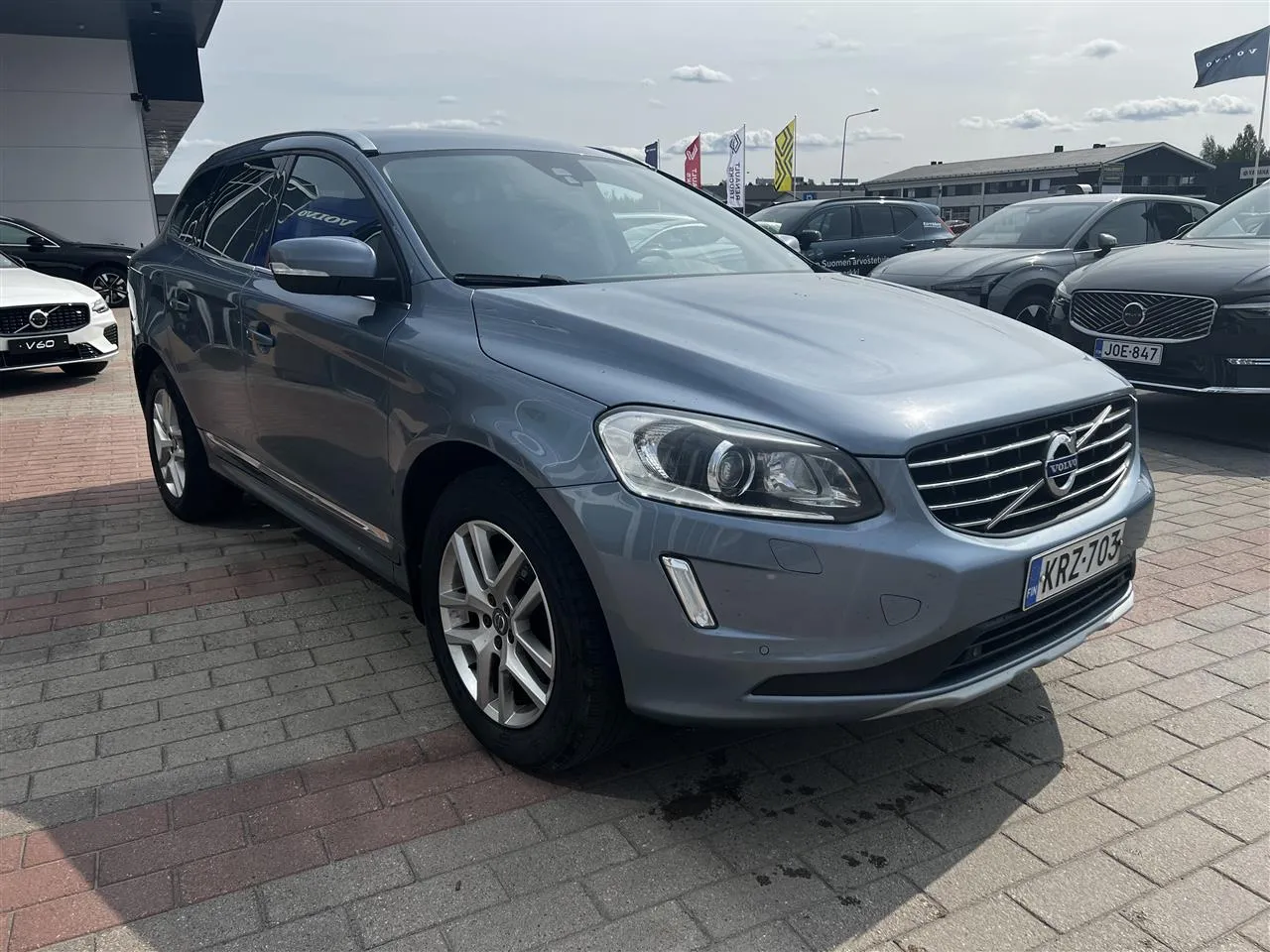 VOLVO XC60 KRZ-703 carousel image