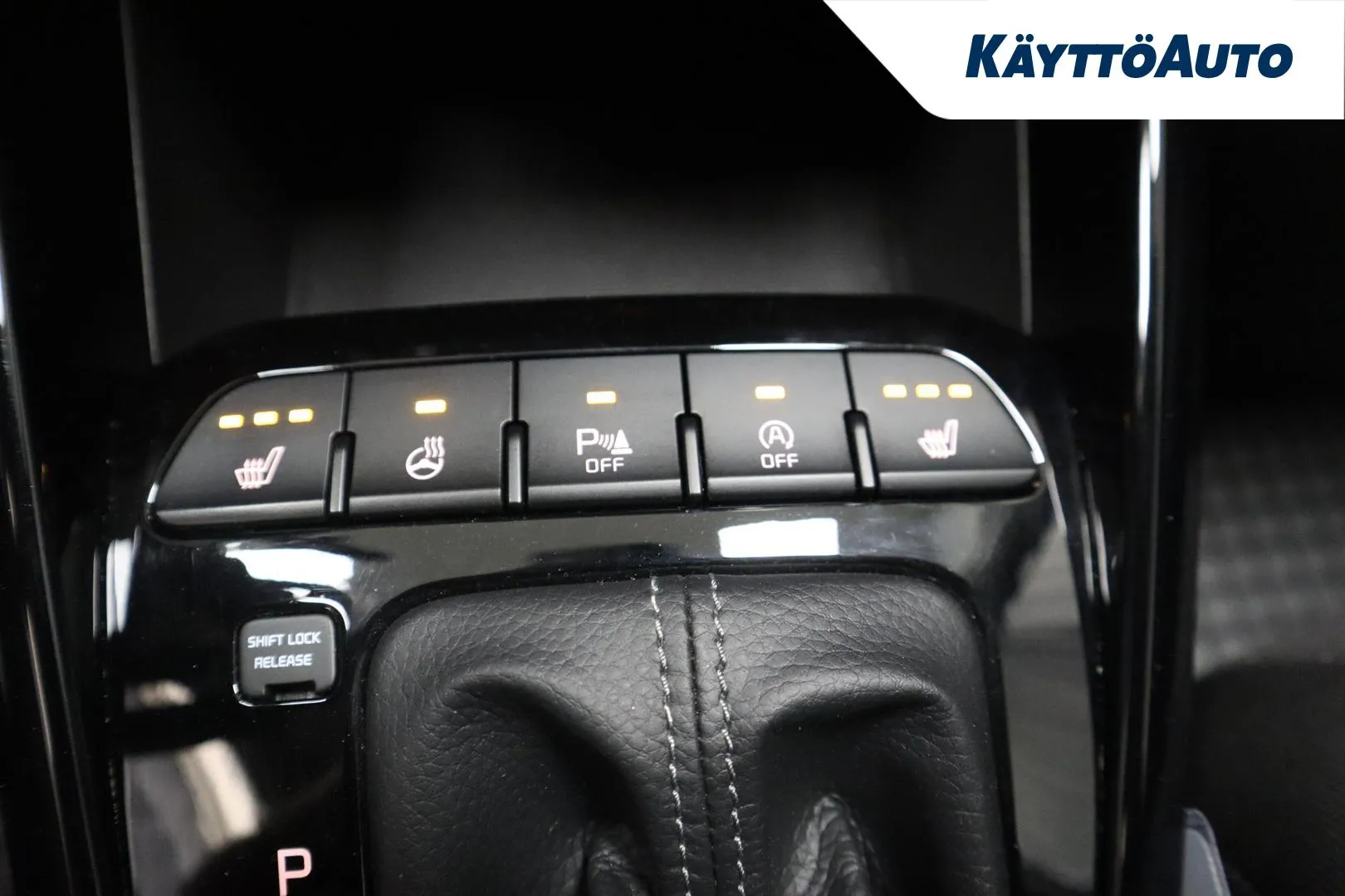 KIA Stonic ZNK-106 carousel image