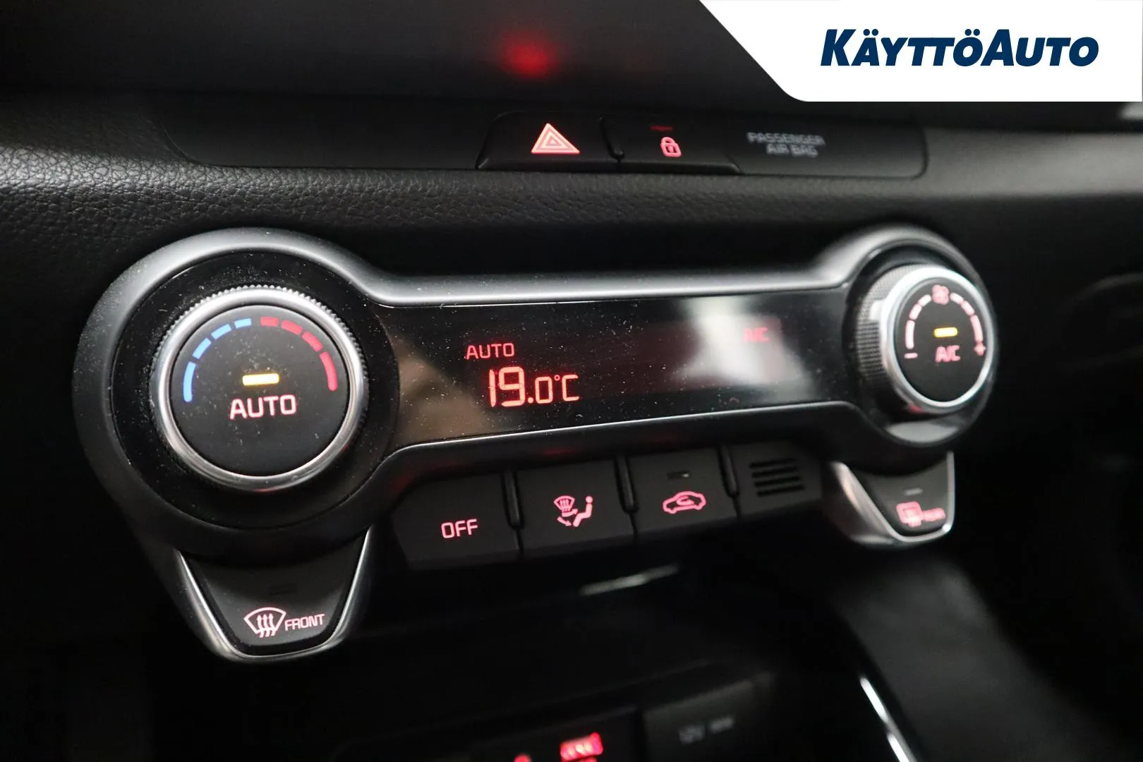 KIA Stonic ZNK-106 carousel image