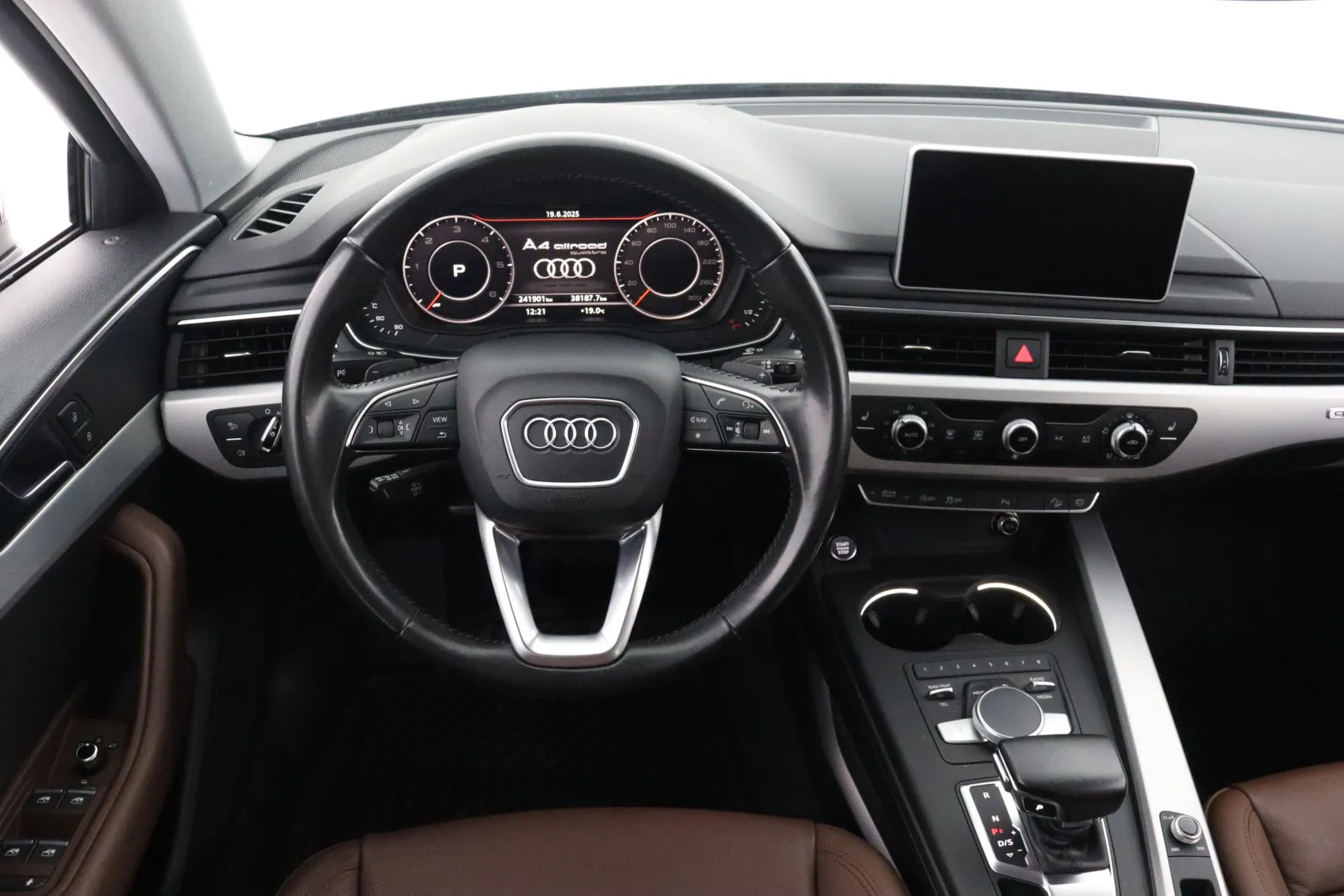 AUDI A4 Allroad quattro IPH-561 carousel image