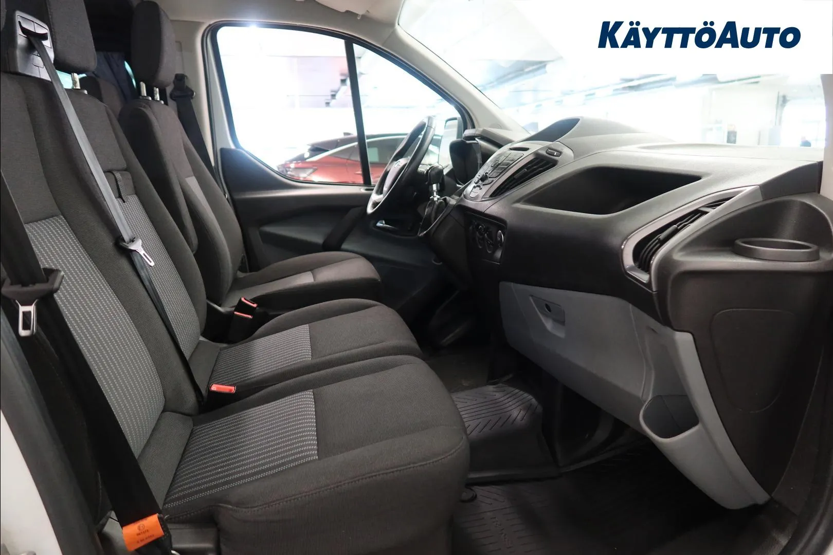 FORD Transit Custom ZKT-944 carousel image