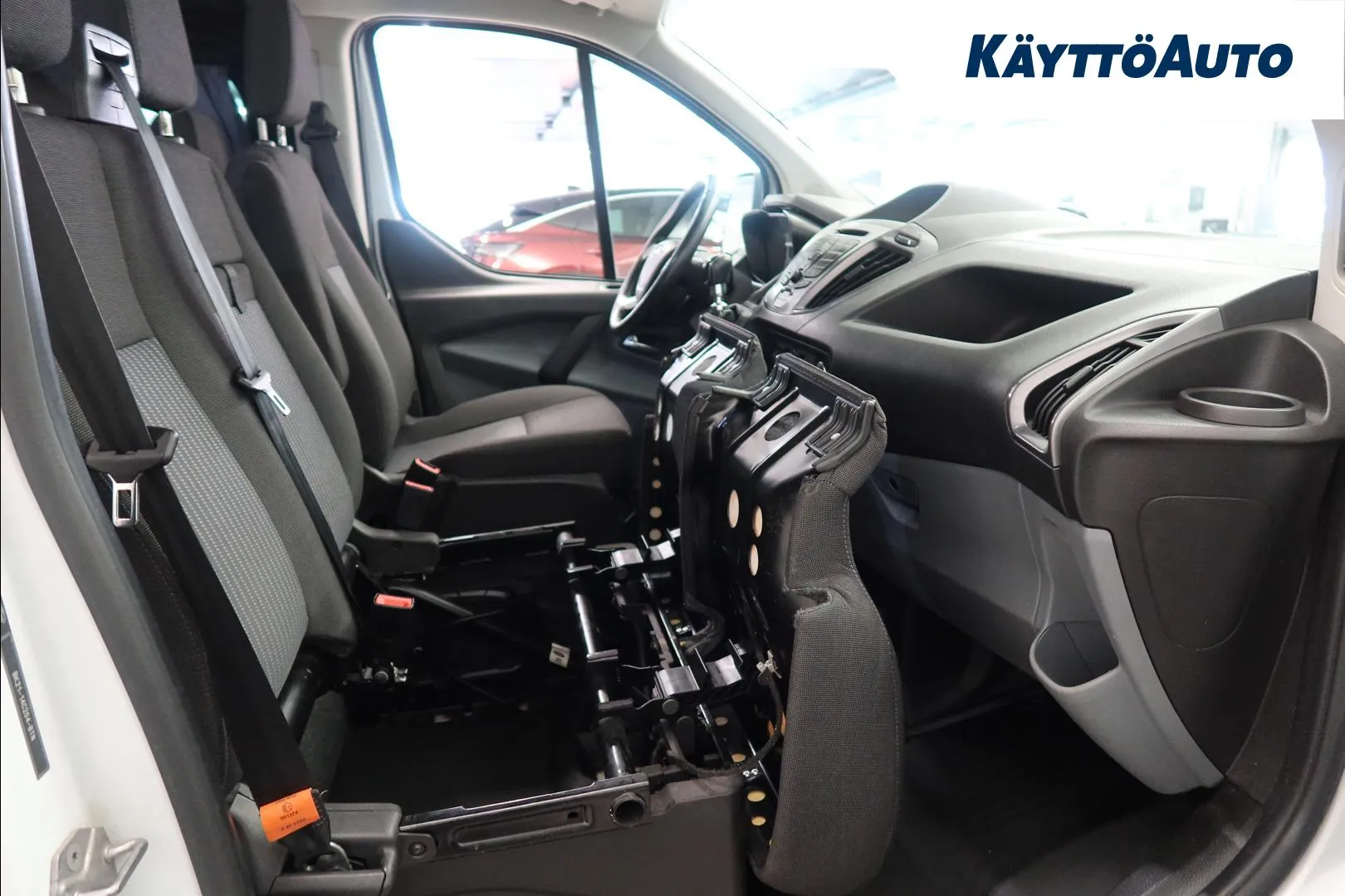 FORD Transit Custom ZKT-944 carousel image