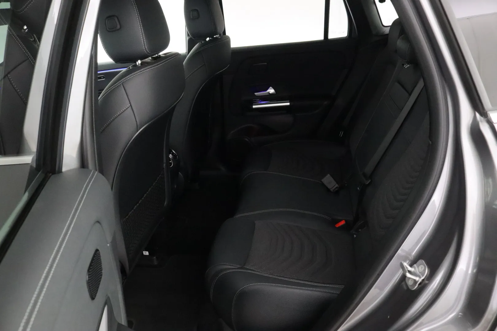MERCEDES-BENZ EQA OZZ-580 carousel image
