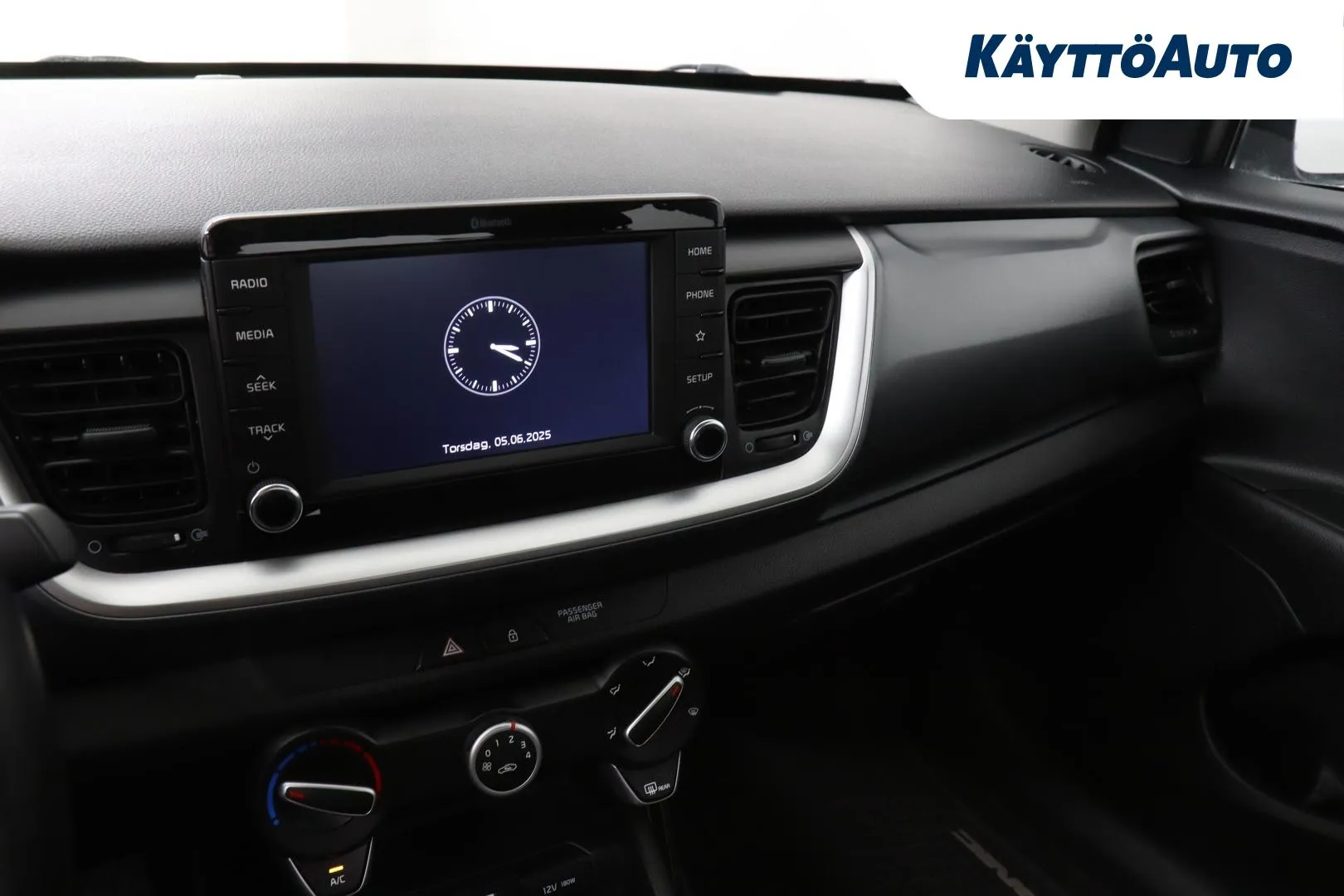 Kia Stonic XOP-342 carousel image