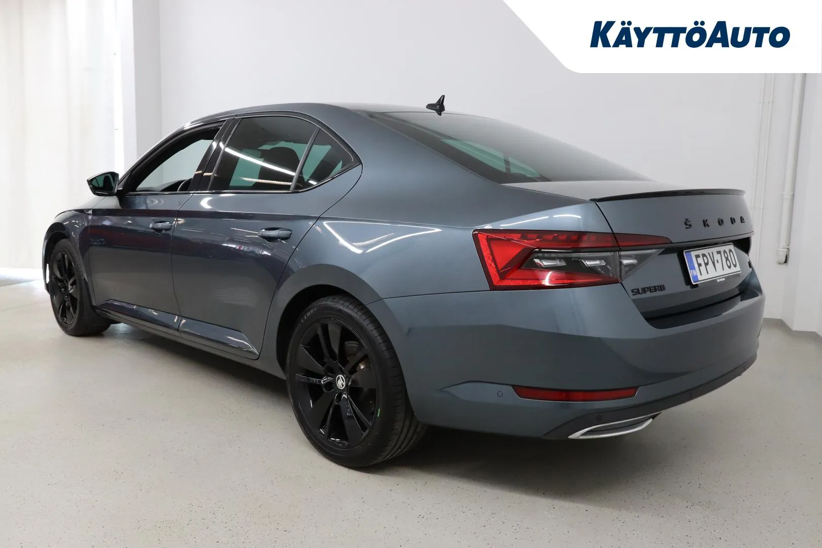Skoda Superb FPV-780 carousel image