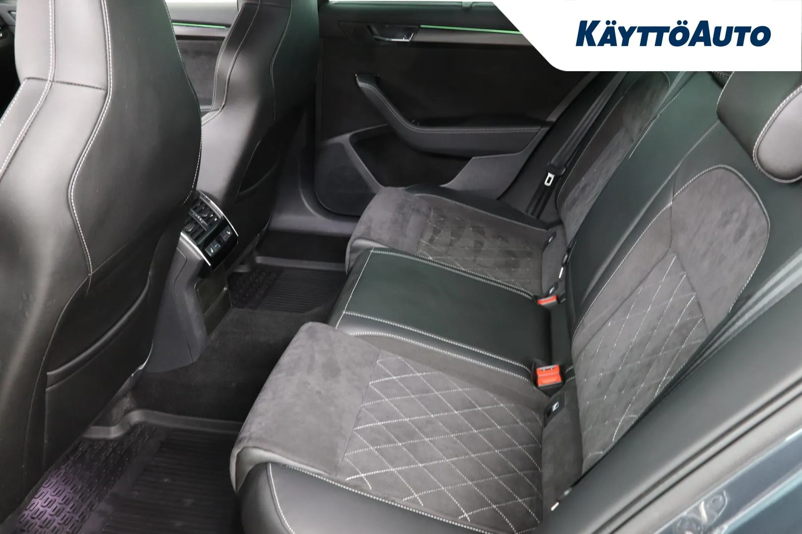 Skoda Superb FPV-780 carousel image